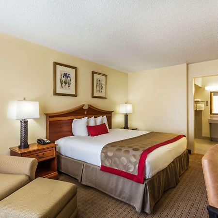 Hotel Ramada By Wyndham Houma Esterno foto