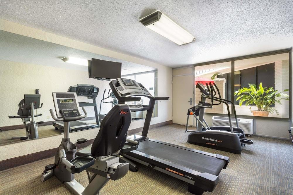Hotel Ramada By Wyndham Houma Esterno foto